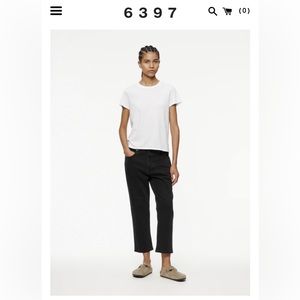 COPY - 6397 Shorty jeans on Coal in size 26